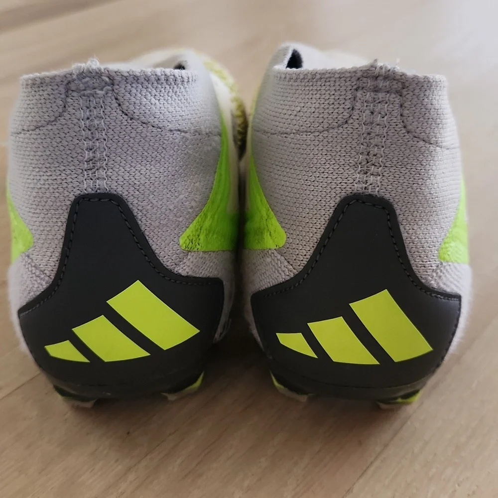 Adidas Mens Predator Accuracy 2 Firm Ground FG Soccer Football Boots Cleats 7.5